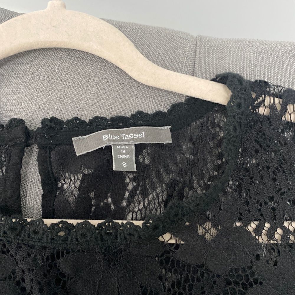 Blue Tassel black lace top with 3/4 bell sleeves - Picture 3 of 3